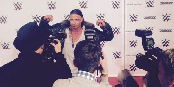 Video: Aksi Eks Kiper Jerman di Ring Gulat WWE Video: Aksi Eks Kiper Jerman di Ring Gulat WWE