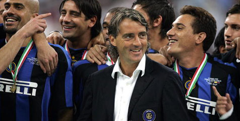 Dihadang Milan dan Roma, Mancini Justru Bersemangat Dihadang Milan dan Roma, Mancini Justru Bersemangat