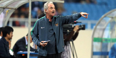 Riedl Sorot Sektor Sayap dan Pertahanan Riedl Sorot Sektor Sayap dan Pertahanan