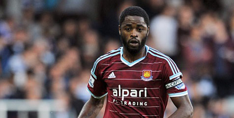 Barca Nyaris Jual Alex Song ke Valencia