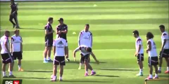 Video: Dianggap Curang, CR7 Berdebat Sengit dengan James Video: Dianggap Curang, CR7 Berdebat Sengit dengan James