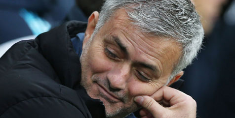 Chelsea Tumbang, Mourinho Salahkan Anak Gawang