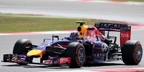 Lebih dari 60 Trofi Red Bull Racing Dicuri dari Markas Lebih dari 60 Trofi Red Bull Racing Dicuri dari Markas