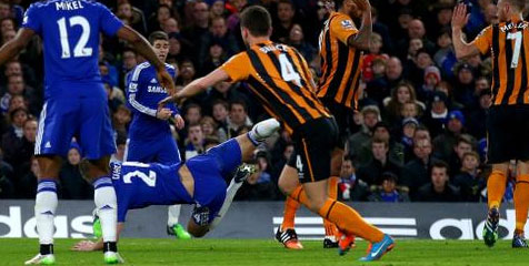 Steve Bruce: Diving Cahill Seperti Tari Ballet Steve Bruce: Diving Cahill Seperti Tari Ballet