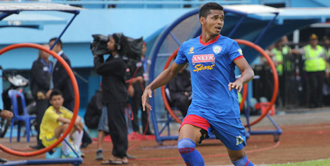 Hasyim Kipuw Siap Bersaing di Arema Cronus