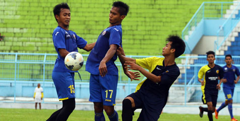 Uji Coba Perdana, Arema Cronus Menang Telak Uji Coba Perdana, Arema Cronus Menang Telak