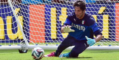 Buffon Berhenti Jadi Striker Karena Ingin Tampil Beda Buffon Berhenti Jadi Striker Karena Ingin Tampil Beda