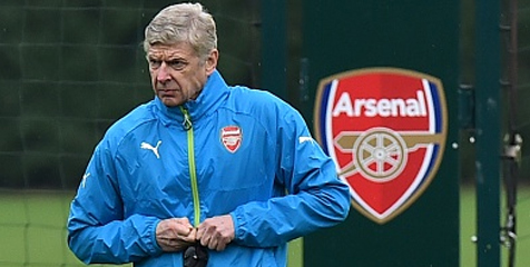 'Arsenal Butuh Bek Tengah Baru' 'Arsenal Butuh Bek Tengah Baru'