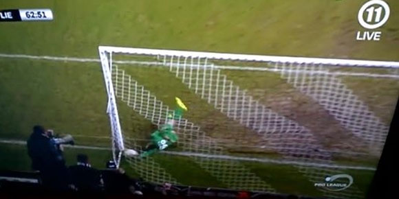Inikah Kandidat Terkuat Gol Bunuh Diri Terbaik 2014? Inikah Kandidat Terkuat Gol Bunuh Diri Terbaik 2014?