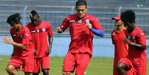 Duo Liberia Diharap Lekas Beradaptasi di Arema Duo Liberia Diharap Lekas Beradaptasi di Arema