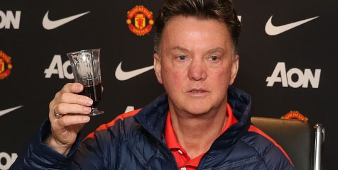 Van Gaal Beri Hadiah Natal Bagi Skuat Manchester United Van Gaal Beri Hadiah Natal Bagi Skuat Manchester United