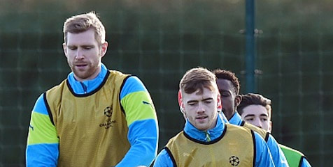 Wenger Bela Duo Mertesacker-Chambers