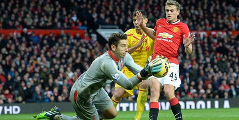 Geser Mignolet, Jones Ogah Jadi Cadangan Lagi Geser Mignolet, Jones Ogah Jadi Cadangan Lagi