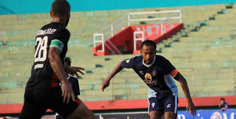 Persida Pertahankan Uston Persida Pertahankan Uston