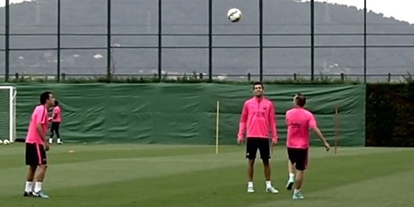 Video: Skill Kontrol Bola Istimewa Tiga Bintang Barca Video: Skill Kontrol Bola Istimewa Tiga Bintang Barca