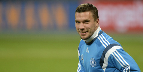 Mancini Akui Tertarik Servis Podolski Mancini Akui Tertarik Servis Podolski