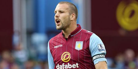 Vlaar: Tak Ada Tawaran Dari Manchester United Vlaar: Tak Ada Tawaran Dari Manchester United