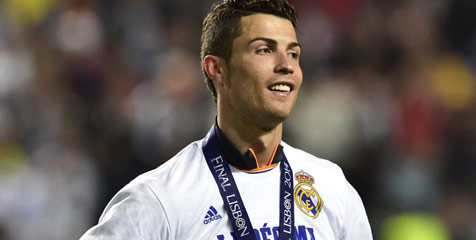 'Ronaldo Akan Dengarkan Tiap Tawaran United' 'Ronaldo Akan Dengarkan Tiap Tawaran United'
