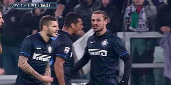 Video: Kesal Tak Diumpan, Osvaldo Labrak Icardi di Lapangan Video: Kesal Tak Diumpan, Osvaldo Labrak Icardi di Lapangan