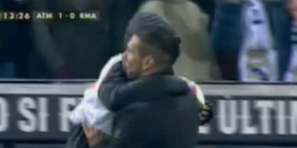 Bobol Madrid, Simeone Rayakan Bersama Sang Anak Bobol Madrid, Simeone Rayakan Bersama Sang Anak