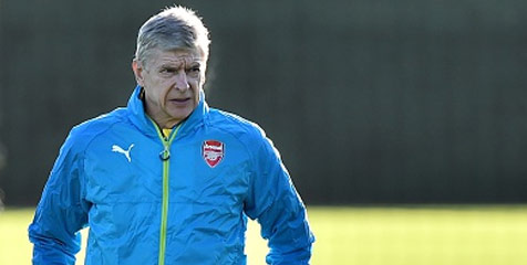 Wenger: Saya Merokok Karena Stress Wenger: Saya Merokok Karena Stress