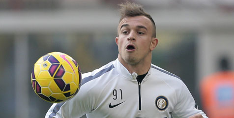 Podolski Tak Sabar Bermain Bersama Shaqiri Podolski Tak Sabar Bermain Bersama Shaqiri