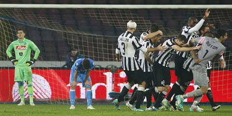 15 Tahun, Akhirnya Juventus Runtuhkan San Paolo 15 Tahun, Akhirnya Juventus Runtuhkan San Paolo