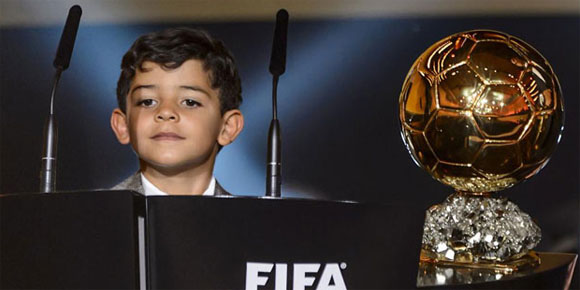 Cristiano Jr Kejutkan Sang Ayah di Ballon d'Or 2014 Cristiano Jr Kejutkan Sang Ayah di Ballon d'Or 2014