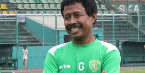 Persebaya Jajal Eks Timnas di Padang Persebaya Jajal Eks Timnas di Padang