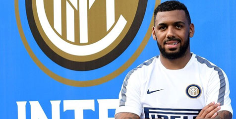 Mancini Belum Pastikan Masa Depan M'Vila Mancini Belum Pastikan Masa Depan M'Vila