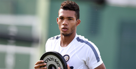 Diskors Tiga Laga, Juan Jesus Kecam Aduan Chiellini Diskors Tiga Laga, Juan Jesus Kecam Aduan Chiellini