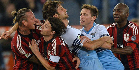 Mexes dan 16 Kartu Merah Mexes dan 16 Kartu Merah