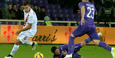 Berkaki Kaca, Strootman Diabaikan Manchester United Berkaki Kaca, Strootman Diabaikan Manchester United