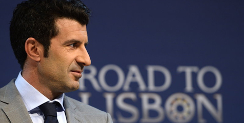 Mourinho Dukung Figo 'Nyapres' FIFA Mourinho Dukung Figo 'Nyapres' FIFA