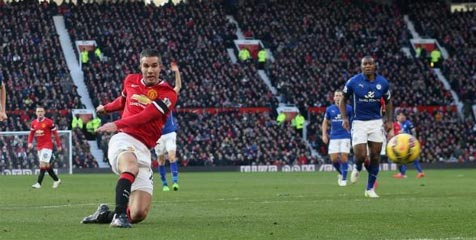 Van Gaal Benarkan Gol RvP Offside Van Gaal Benarkan Gol RvP Offside