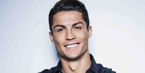 Ronaldo Sambut Usia Kepala Tiga dengan Dua Jempol Ronaldo Sambut Usia Kepala Tiga dengan Dua Jempol