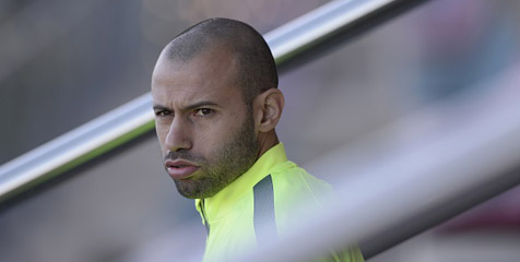 Mascherano Enggan Pensiun di Barcelona Mascherano Enggan Pensiun di Barcelona