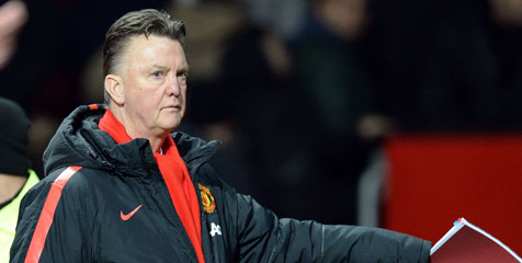 Dibanding Blind, van Gaal Lebih Khawatirkan Phil Jones Dibanding Blind, van Gaal Lebih Khawatirkan Phil Jones