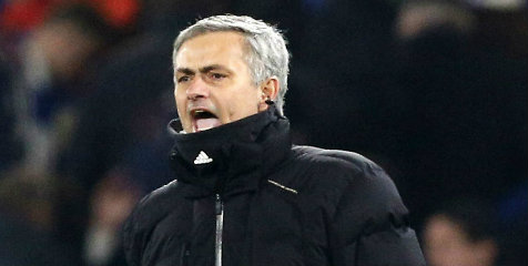 Mourinho: Ivanovic Kartu Merah? Jangan Bercanda Mourinho: Ivanovic Kartu Merah? Jangan Bercanda