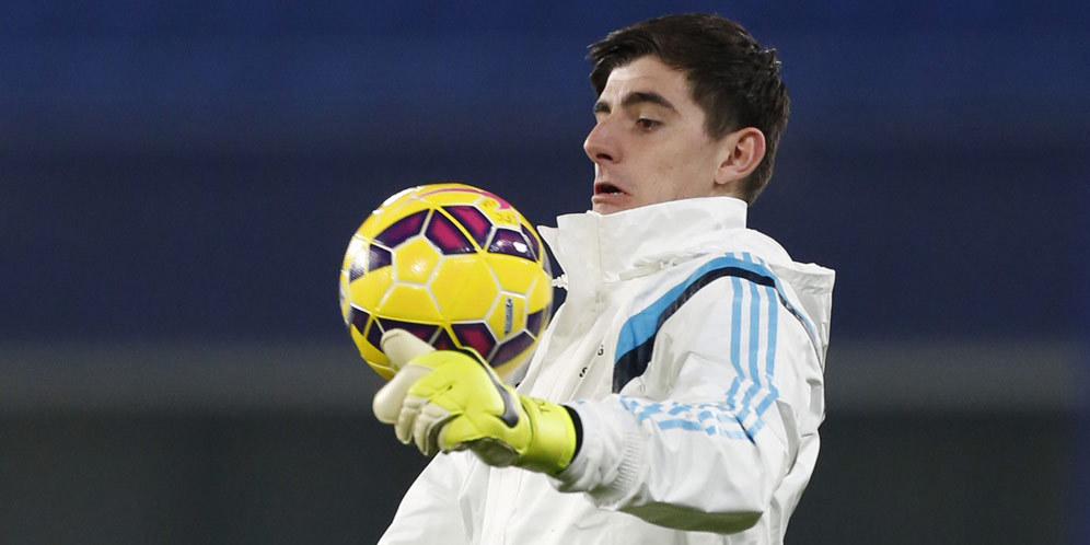 Dua Aksi Penyelamatan Mantap Courtois di Paris Dua Aksi Penyelamatan Mantap Courtois di Paris