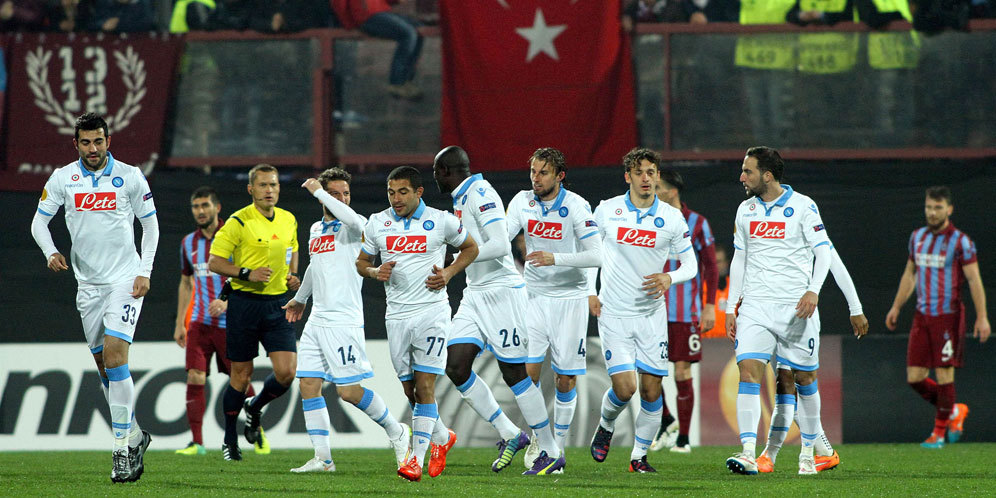 Buruknya Konversi Penalti Napoli Buruknya Konversi Penalti Napoli
