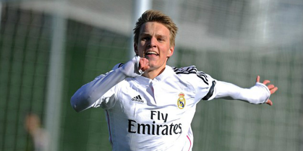 Mengenang Gol Perdana, Odegaard Akan Bingkai Jerseynya Mengenang Gol Perdana, Odegaard Akan Bingkai Jerseynya