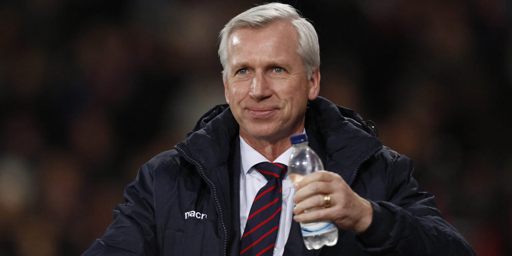 Pardew Sebut Dua Gol Arsenal Kontroversial Pardew Sebut Dua Gol Arsenal Kontroversial