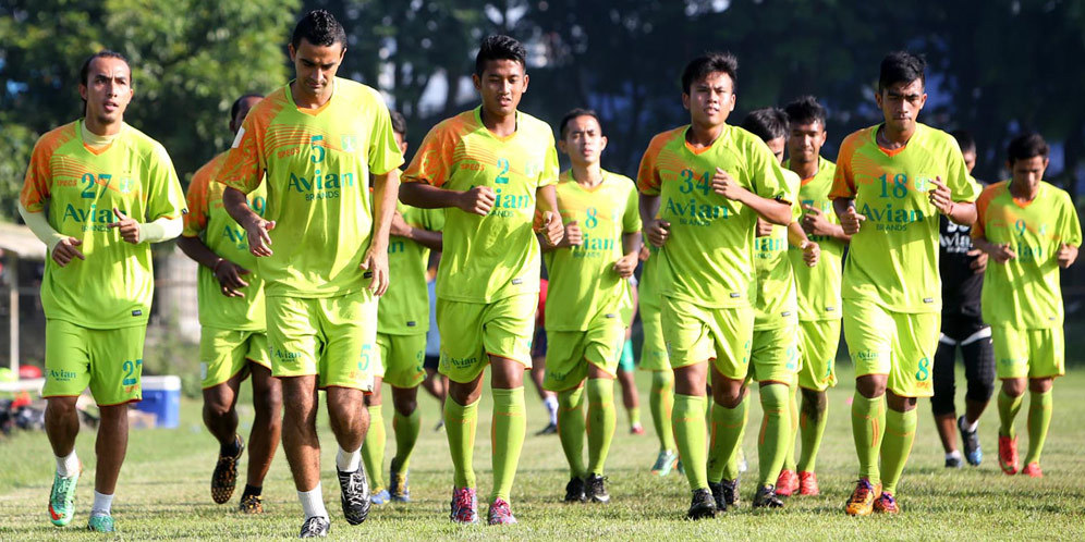 Lima Pemain Absen di Latihan Persebaya Lima Pemain Absen di Latihan Persebaya
