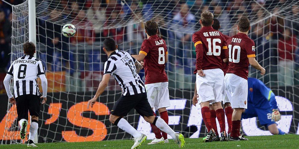 Tevez Akui Meniru Teknik Tendangan Bebas Pirlo Tevez Akui Meniru Teknik Tendangan Bebas Pirlo