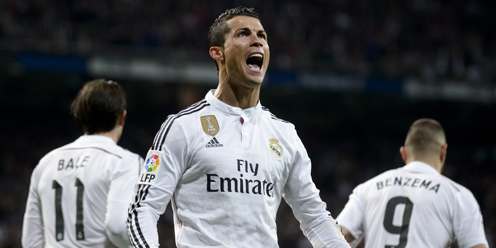 Ingin Terlihat Tampan, Ronaldo Kirim Orang Dandani Patungnya Ingin Terlihat Tampan, Ronaldo Kirim Orang Dandani Patungnya