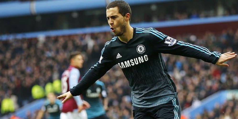 Hazard Persembahkan Trofi untuk Semua Fans Chelsea