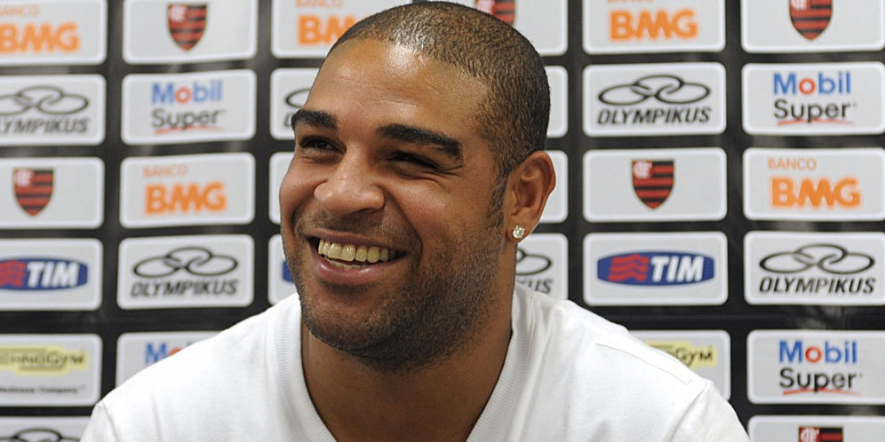Gelar Pesta Seks, Adriano Borong 18 PSK Sekaligus!