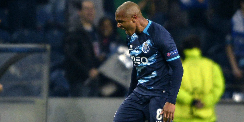 Spesialis Free Kick Bernama Brahimi Spesialis Free Kick Bernama Brahimi