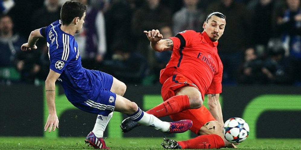 Carragher Sebut Ibrahimovic Tak Pantas Dikartu Merah Carragher Sebut Ibrahimovic Tak Pantas Dikartu Merah